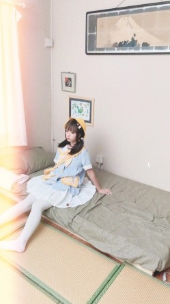 【超美高端 ️罕见露脸露点】极品Cos爆机少女『喵小吉』十月新作《小吉的暑假补习班》美乳白虎穴 超清4K原版无水印 截图2
