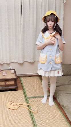 【超美高端 ️罕见露脸露点】极品Cos爆机少女『喵小吉』十月新作《小吉的暑假补习班》美乳白虎穴 超清4K原版无水印 截图5
