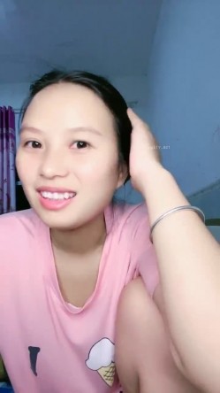 来大姨妈还直播~血超多，【红色高跟鞋】，都是姨妈的味道~超爽，这场面不多见，真是豁出去了，刺激 截图3