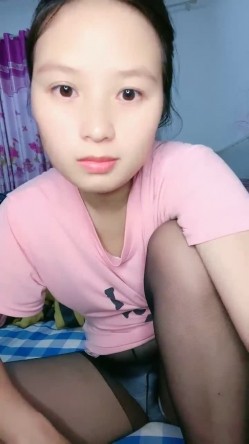 来大姨妈还直播~血超多，【红色高跟鞋】，都是姨妈的味道~超爽，这场面不多见，真是豁出去了，刺激 截图7