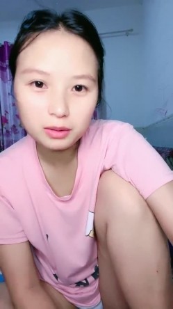 来大姨妈还直播~血超多，【红色高跟鞋】，都是姨妈的味道~超爽，这场面不多见，真是豁出去了，刺激 截图9