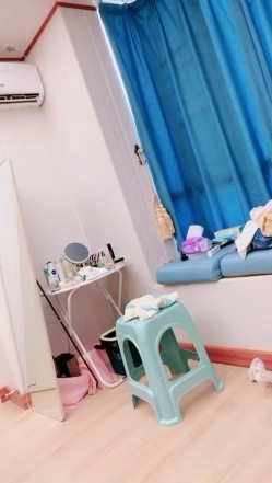 偷情小少妇全程露脸激情啪啪，娇小身材坚挺大奶子，让大哥无套抽插，激情上位浪荡呻吟不止，直接内射中出 截图7
