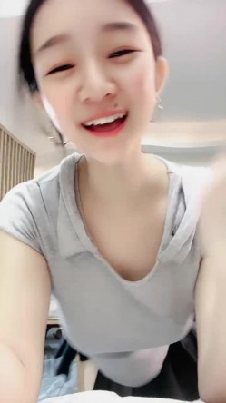 多位美女御姐少妇【美少女李艳】各种极品美鲍玩群P猛插淫声荡语爽翻天 截图3