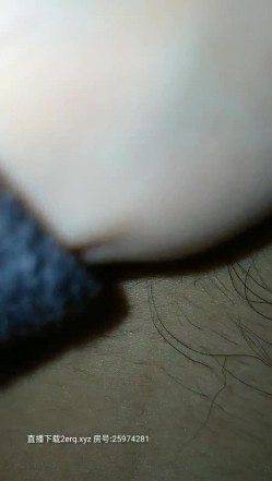 看着很清纯的大二学妹真骚，跟男友舌吻足交掰开骚穴舔肉芽，口交都很暴力深喉，高挑身材各种爆草蹂躏叫声可射 截图1