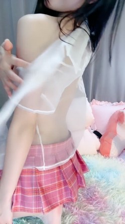 骚逼宝妈【美慧子】，精修奶子和逼毛，性欲旺盛，道具自慰高潮，粉奶粉穴水汪汪的逼 截图1