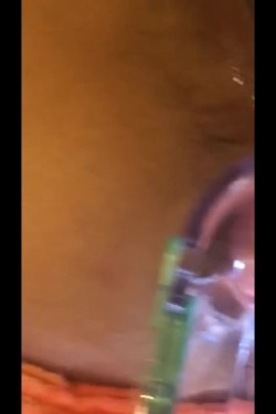 外网流出国产变态重口味调教女奴 超级变态 截图6