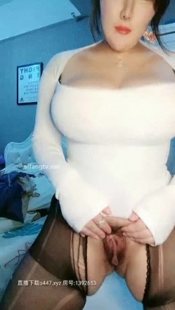【周末福利】魔鬼身材天然巨乳K罩杯，看一眼就会流鼻血的豪乳主播，此等猎物放过就可惜了，自慰插穴揉 截图4