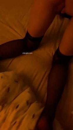 露脸才是王道！颜值天花板极品身材某航空姐工作期间是女神下班就成为金主母狗各种淫乱自拍很反差 截图13