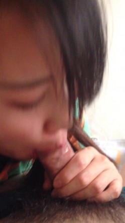 【经典流出】极品骚情良家少妇啪啪的日常流出，各式制服诱惑，口技一流 截图3