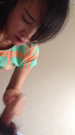 【经典流出】极品骚情良家少妇啪啪的日常流出，各式制服诱惑，口技一流 截图13