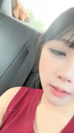 抖音网红女神，【京鱼儿】，19岁KJ少女，童颜巨乳，颜值高身材好，被土豪舍弃后回归主页，越来越懂男人了 截图1