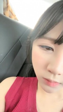 抖音网红女神，【京鱼儿】，19岁KJ少女，童颜巨乳，颜值高身材好，被土豪舍弃后回归主页，越来越懂男人了 截图2