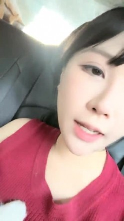 抖音网红女神，【京鱼儿】，19岁KJ少女，童颜巨乳，颜值高身材好，被土豪舍弃后回归主页，越来越懂男人了 截图3