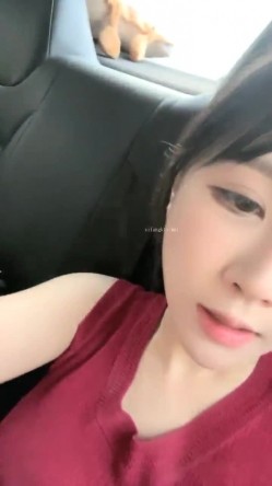 抖音网红女神，【京鱼儿】，19岁KJ少女，童颜巨乳，颜值高身材好，被土豪舍弃后回归主页，越来越懂男人了 截图14