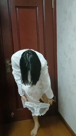 冒充经纪人忽悠漂亮学妹 脱光光来一段裸舞表演一下才艺 截图1