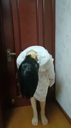 冒充经纪人忽悠漂亮学妹 脱光光来一段裸舞表演一下才艺 截图2