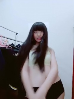 《台湾情侣泄密》湖中之光高二女生廖彦宁性爱私拍泄密流出 截图10