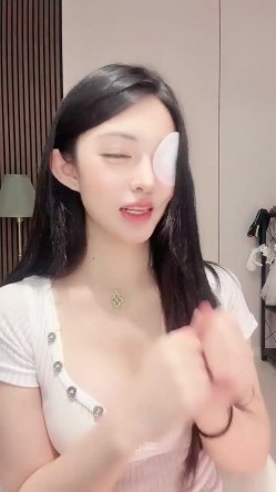 骚逼主播【鹅妹妹】仙女颜值,裸舞很专业,奶大逼粉,掰逼诱惑,道具自慰,裸舞诱惑,包射 截图16