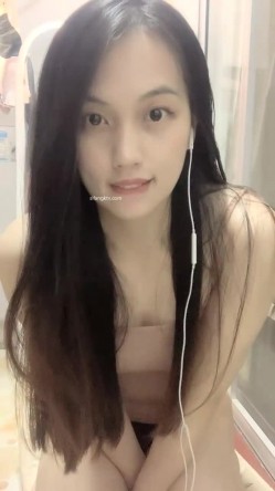 【性感喵喵儿】新人!素颜女神~家里偷偷播 掰穴道具自慰！-~又纯 又欲 100%恋爱的感觉 截图14