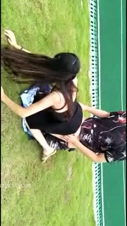 【极品推荐】超女神小喵啪啪甄选操场被操户外露出户外啪啪三女互舔强制口爆极其淫荡 截图11