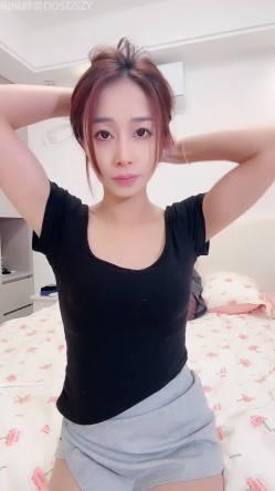 ️模特级顶级大长腿！红边黑丝诱惑【老师你水好多】强制深喉口交 骑乘位无套啪啪爽 截图1