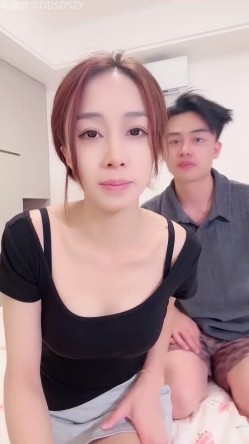 ️模特级顶级大长腿！红边黑丝诱惑【老师你水好多】强制深喉口交 骑乘位无套啪啪爽 截图4