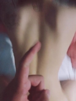 极品身材高挑御姐『YH216』绿帽男友找单男操性瘾女友 自己一旁观看撸屌 截图2