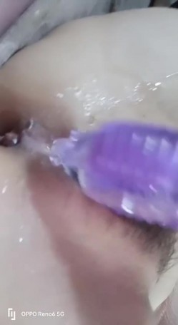 50岁快手熟女【川姐单身】道具自慰，放尿，情趣裸舞，道具潮喷 截图16