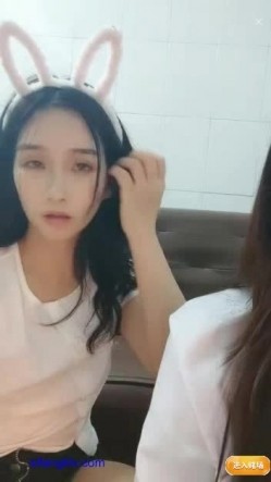 极品高颜冷艳御姐，反差小妈感女主播「金刚护撸娃」「小奶猫」密码房激情淫语撩骚，和姐妹下海大秀，互舔互口 截图13