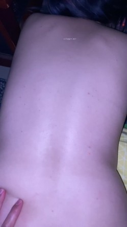【度云泄密】清纯班花巨乳小岚和大神做爱流出31V，明星小脸蛋，啪啪调教吃鸡，鸡巴打脸，假鸡巴玩淫穴，淫水泛滥 好湿！ 截图5