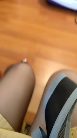 淫荡骚老师【老师在户外】闺蜜助阵野外兜底发骚跳蛋塞逼 截图2