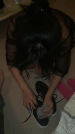 变态冷S各种情趣用品虐待调教大学妹子,玩高潮了不停的打自己的脸说：我是骚货,臭婊子！国语对白！ 截图13