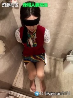 真大神「宝马哥BMWZ」《经典的极品空姐装》2号女主，空姐职业装肉丝高跟，后入狠狠抽插，口交足交调教 截图3