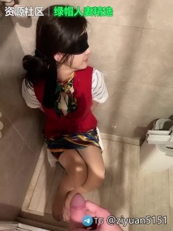 真大神「宝马哥BMWZ」《经典的极品空姐装》2号女主，空姐职业装肉丝高跟，后入狠狠抽插，口交足交调教 截图11