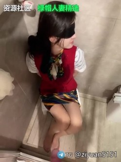 真大神「宝马哥BMWZ」《经典的极品空姐装》2号女主，空姐职业装肉丝高跟，后入狠狠抽插，口交足交调教 截图14