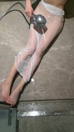 【私房加密破解】【秀人网 陆萱萱】，透明网纱紧身裙，若隐若现的感觉真的很顶级 截图3