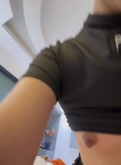 露脸约炮很骚的少妇 背着老公出来偷情很刺激 截图5