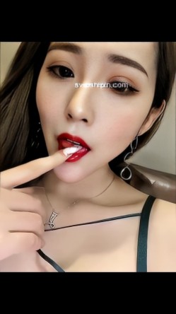 《尤物女神 ️极品炮架》火爆秀人网顶级女模【周慕汐】高价绝版资源完整全集~露脸紫薇淫水泛滥~各种 截图1