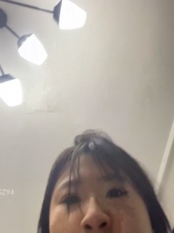 ️精神小妹【chunxiaoquqn】新晋精神小妹团播、几个年轻闺蜜一起下海赚钱 截图9