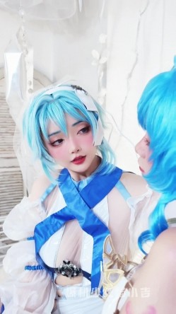 【超美高端 ️罕见露脸露点】极品Cos爆机少女【喵小吉】年终新作《双子:最强冰雪组合》原神花嫁 甘雨优菈 超清4K原档 截图4