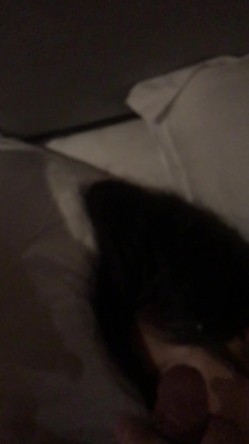 少妇被情人灌醉后出卖,四指头塞逼.脚拇指塞菊,和朋友一起玩! 截图6