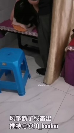 ️极限露出天花板，反差婊【风筝断了线】推特福利，中医理疗按摩院露出勾引，被催情按摩抠逼 截图6