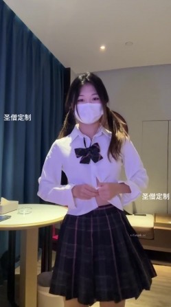 萌妹福利姬超纯反差裸舞土豪定制，动感热舞掰穴顶B起飞了 截图2