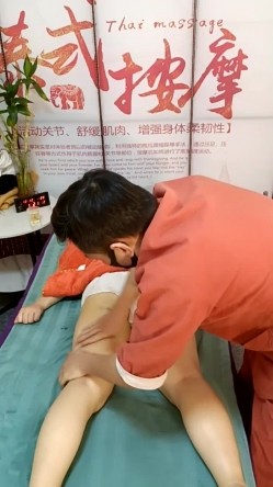 极限诱惑 ️【寂寞小骚狐狸】泰式SPA按摩~给女客户下春药啪啪 ️操作666！ 截图3