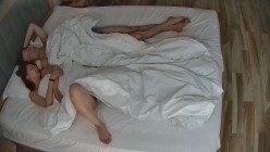 情趣酒店 顶级清纯女友 绝对校花级 好漂亮 男友插的很用力 截图3