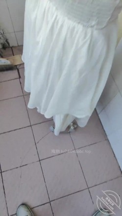 海角『新婚骚弟媳』竟是曾经的炮友 拿捏弟媳沦为专属母狗 婚纱照前口爆吞精 小母狗嘴当逼来操 截图15