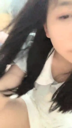 在校女大学生，【波波涩涩】，这个岁数看起来好小，含苞待放的小花骨朵，青涩，少女的逼无需多言，美爆了 截图5