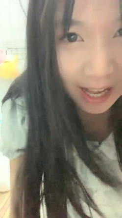 在校女大学生，【波波涩涩】，这个岁数看起来好小，含苞待放的小花骨朵，青涩，少女的逼无需多言，美爆了 截图14