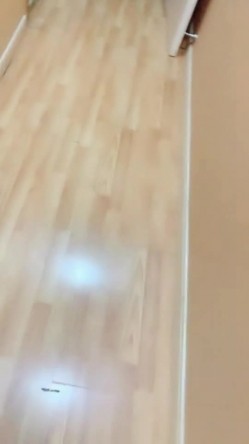 周导玩的妹子都是高端极品 模特身材自己剃毛，用专业设备细化毛孔 截图4