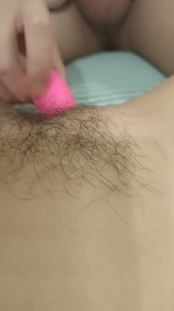 170CM模特身材御姐！难得小奶狗炮友操逼！足交跳蛋自慰，骑在身上很主动，小伙驾驭不了 截图8